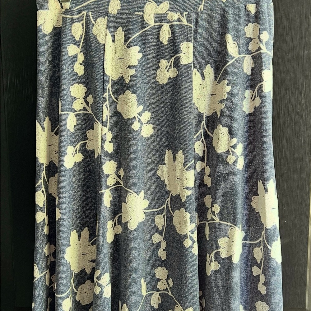 Cato Blue and White Floral A-Line Skirt